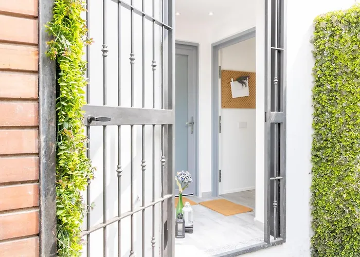 Navigli - Chic And Sophisticated Home In